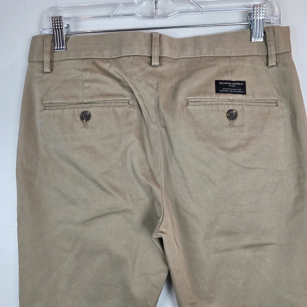 Banana Republic 30x32 Khaki Fulton‎ Skinny Rapid Movement Chino Mens Pants.C135